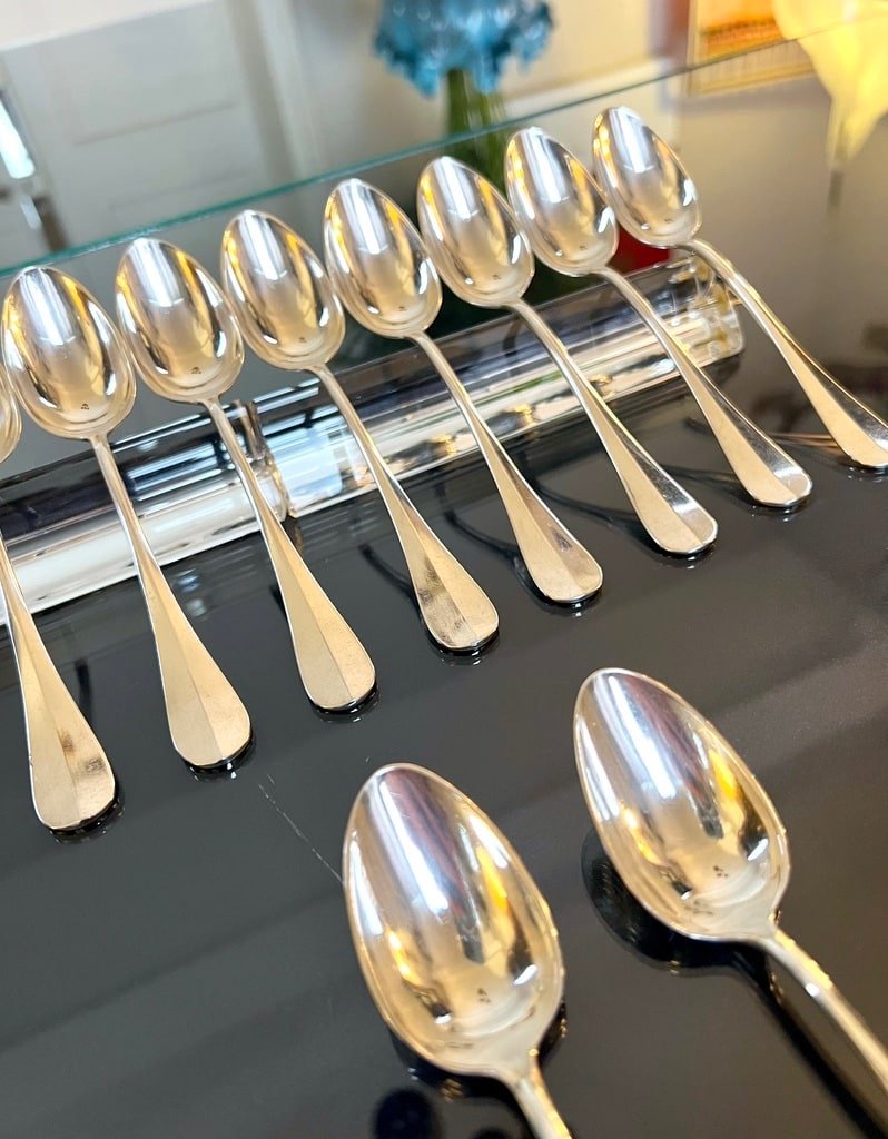 12 White Metal Dessert Spoons - Table Cutlery