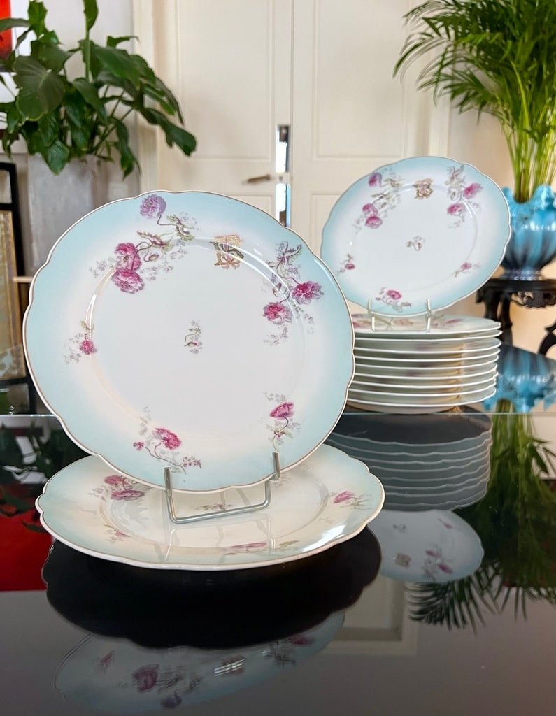 Service Assiettes Plates  En Porcelaine Fine - Décor Romantique Fleurs d'œillets Monogrammes-photo-6