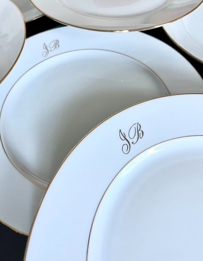 12 Flat Plates With Gold Fillet Decor - Limoges Porcelain - Monograms -photo-4