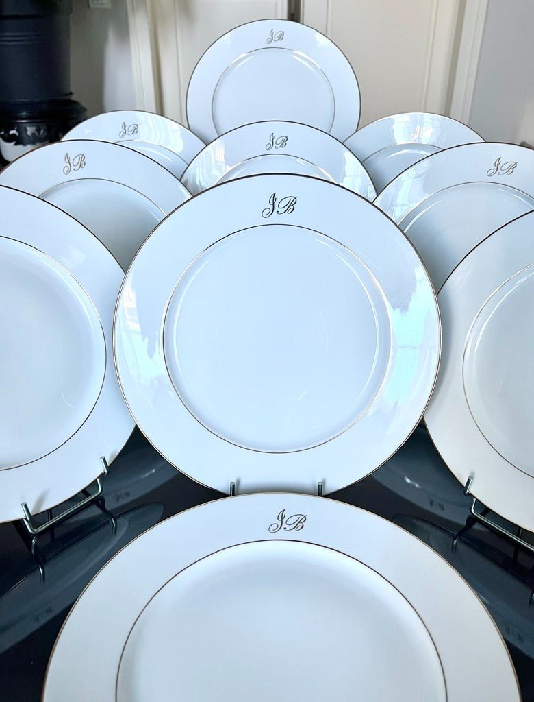 12 Flat Plates With Gold Fillet Decor - Limoges Porcelain - Monograms -photo-3