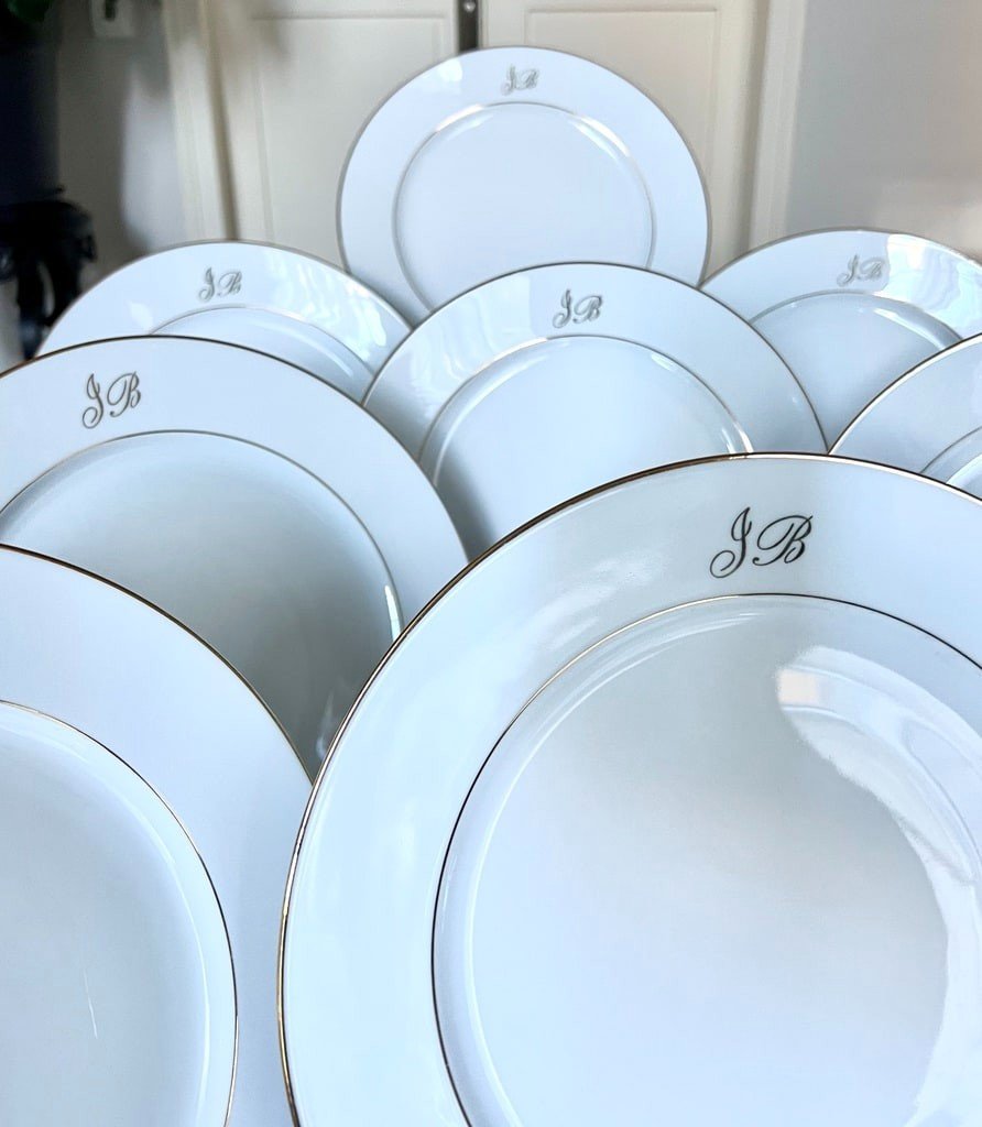 12 Flat Plates With Gold Fillet Decor - Limoges Porcelain - Monograms -photo-4