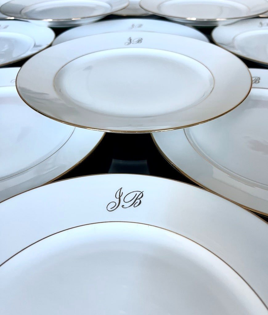 12 Flat Plates With Gold Fillet Decor - Limoges Porcelain - Monograms -photo-5