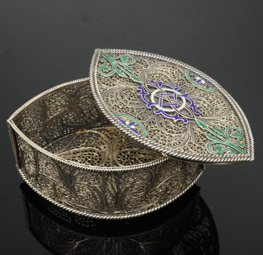 Box In Filigree Vermeil, Blue Green And White Enamel Interlacing Pattern, 19th Century