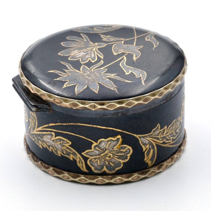 18th Century Box Lacquered Steel Decorated With Gold And Silver Flowers-photo-3