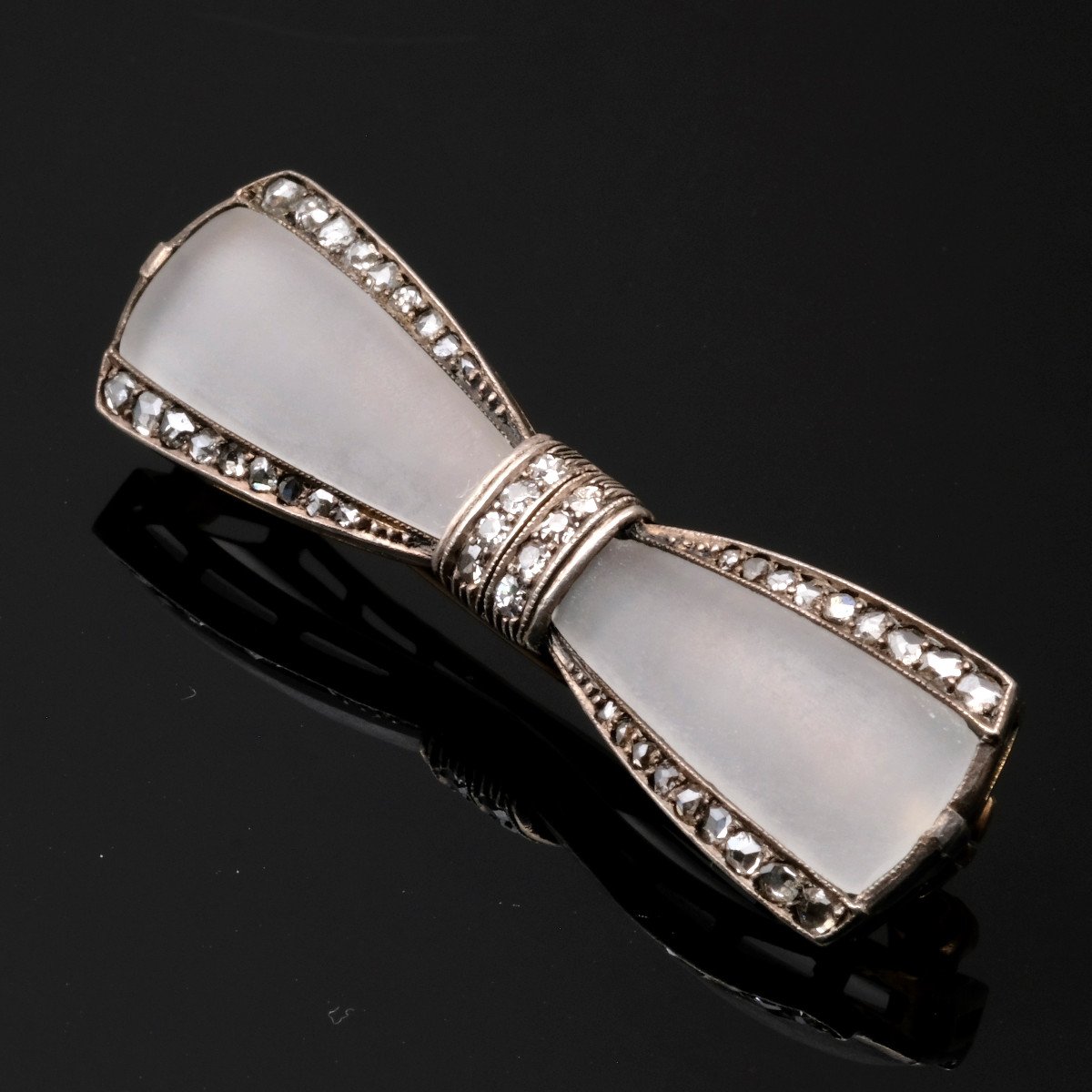 Art Deco Era Brooch Gold Diamonds And Frosted Crystal-photo-3