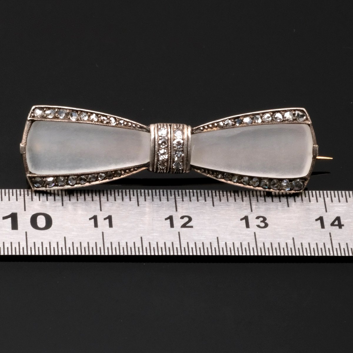 Art Deco Era Brooch Gold Diamonds And Frosted Crystal-photo-5