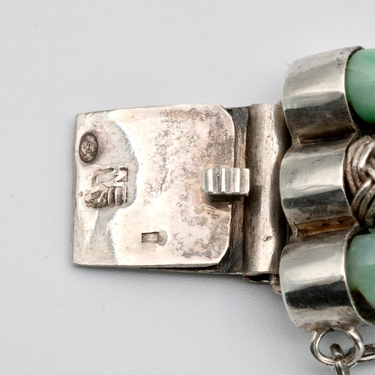 Antique Jadeite And Repoussé Silver Bracelet, 1930s-photo-3