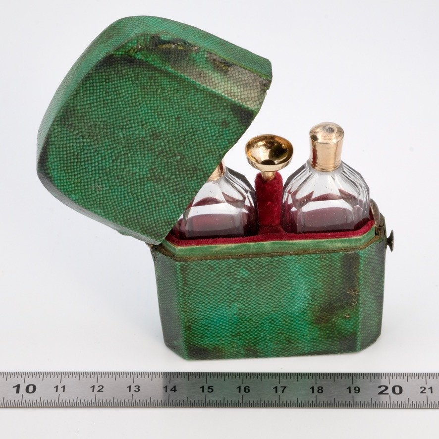 18th Century Galuchat And Vermeil Perfume Kit-photo-7