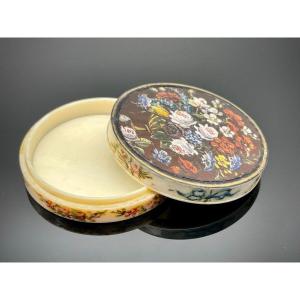 Cosmetics Box Early 19th Century Painted With A Vase Of Flowers And Garlands