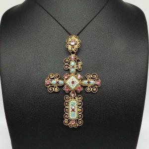 Grande Croix Pendentif 19ème Siècle En Emaux Bressans Et Cristaux Sur Paillons Colorés