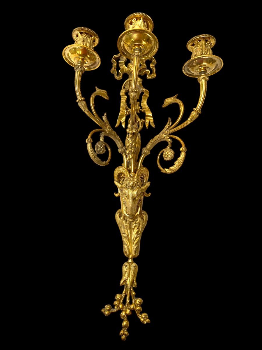 Pair Of XIXth Gilt Bronze Sconces With Goat Heads, In The Style Of Pierre Gouthière-photo-4