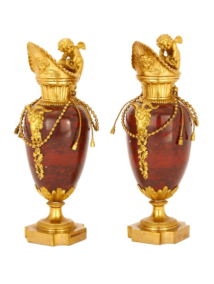 Paire D’urnes 19e Dans Le Style Louis XVI En Bronze Doré Et Marbre Rouge Griotte