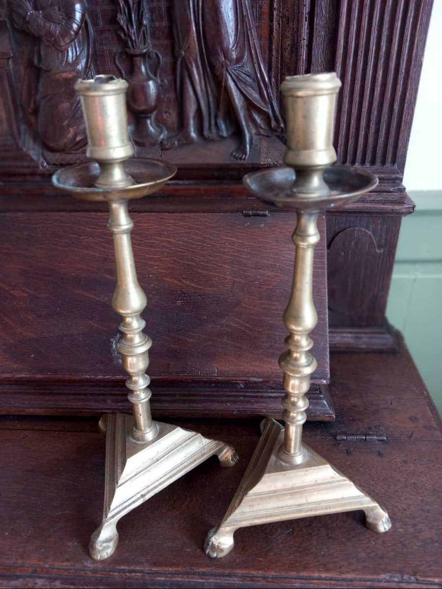 Pair Of 17th Century Bronze Candlesticks Triangular Base-photo-2