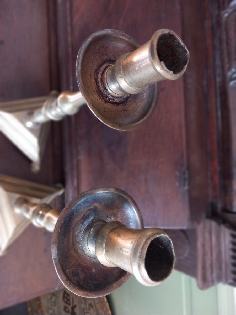 Pair Of 17th Century Bronze Candlesticks Triangular Base-photo-3