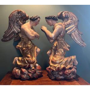 Pair Of Adoring Angels In Polychrome And Gilded Wood, 18th Century