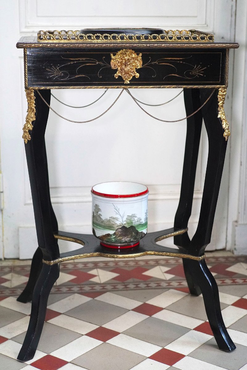 Napoleon III Planter-photo-3