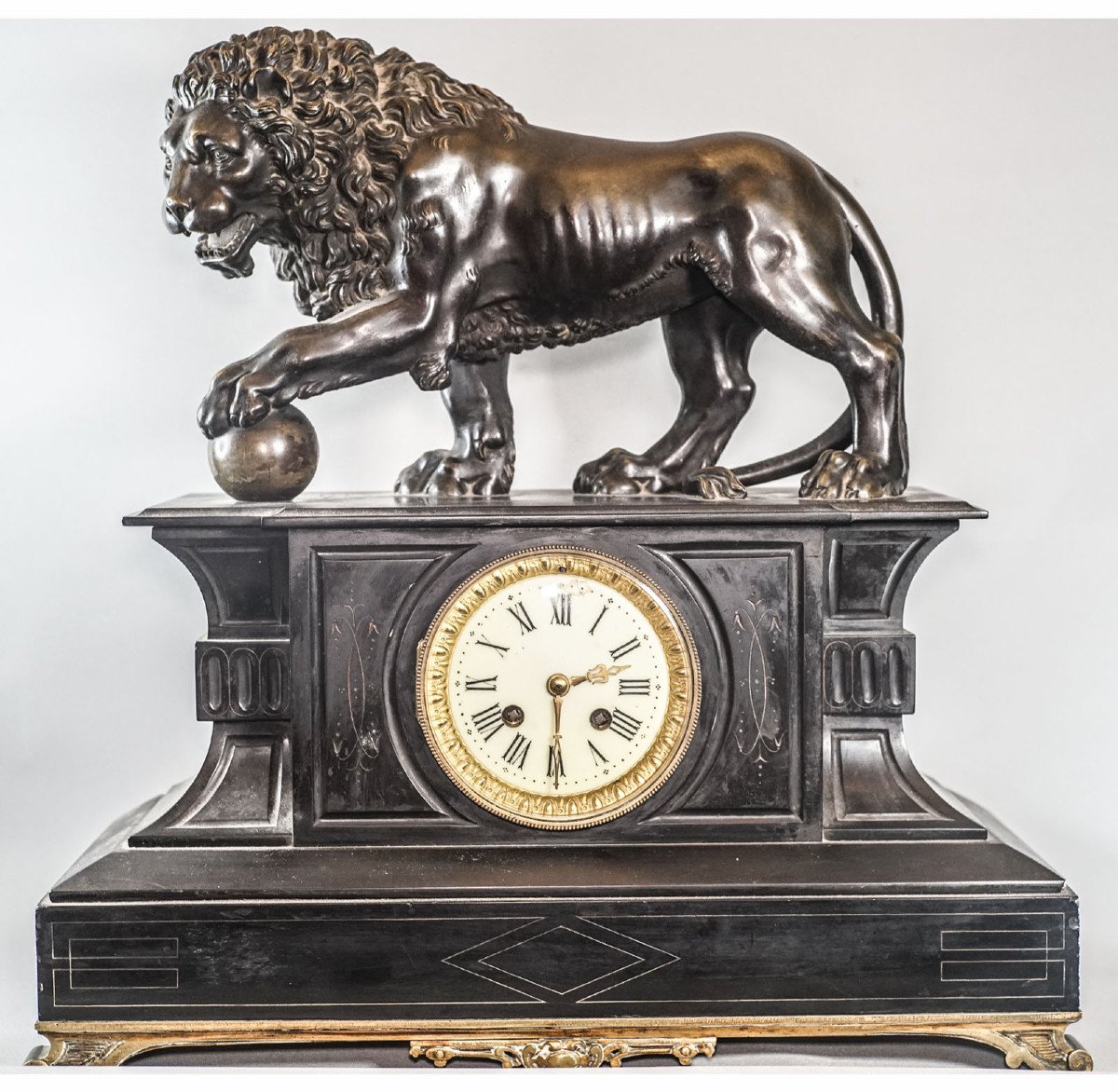 PENDULE  AU LION DE VENISE, bronze et marbre, Nap.  III