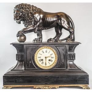 PENDULE  AU LION DE VENISE, bronze et marbre, Nap.  III