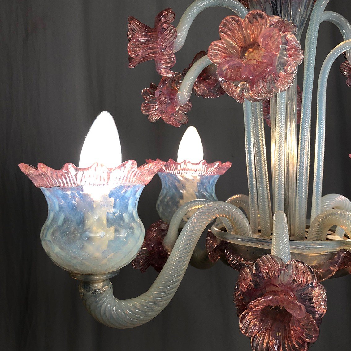 Milky White And Pink Murano Glass Chandelier With Four Arms Of Light-photo-1