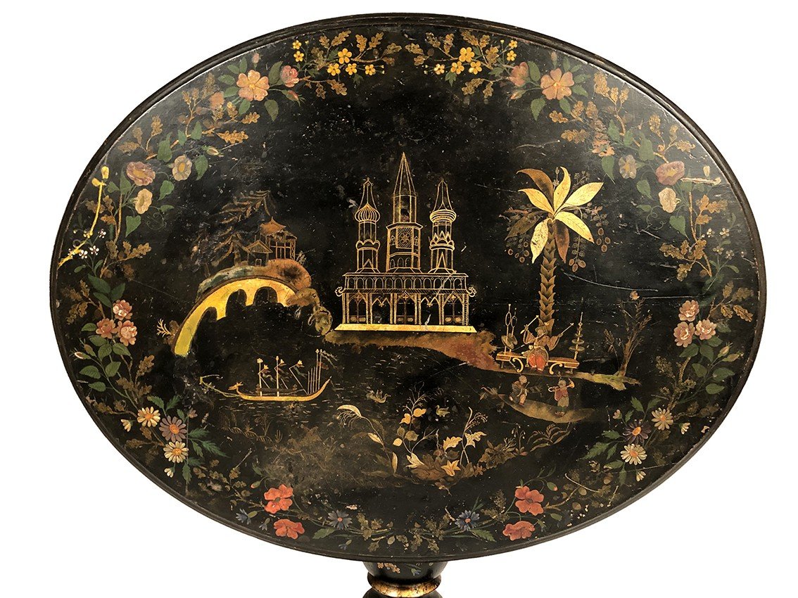 Large Tilting Pedestal Table, Black Lacquered Wood Decorated With Animated Oriental Landscape And Flowers, 19th Century-photo-2