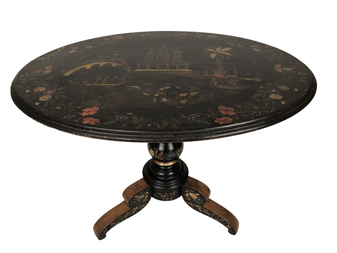 Large Tilting Pedestal Table, Black Lacquered Wood Decorated With Animated Oriental Landscape And Flowers, 19th Century-photo-3