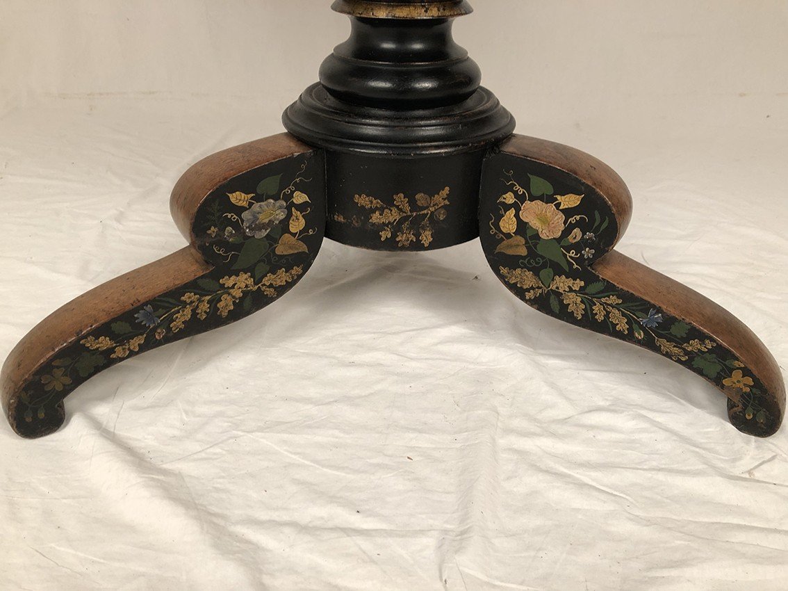 Large Tilting Pedestal Table, Black Lacquered Wood Decorated With Animated Oriental Landscape And Flowers, 19th Century-photo-6