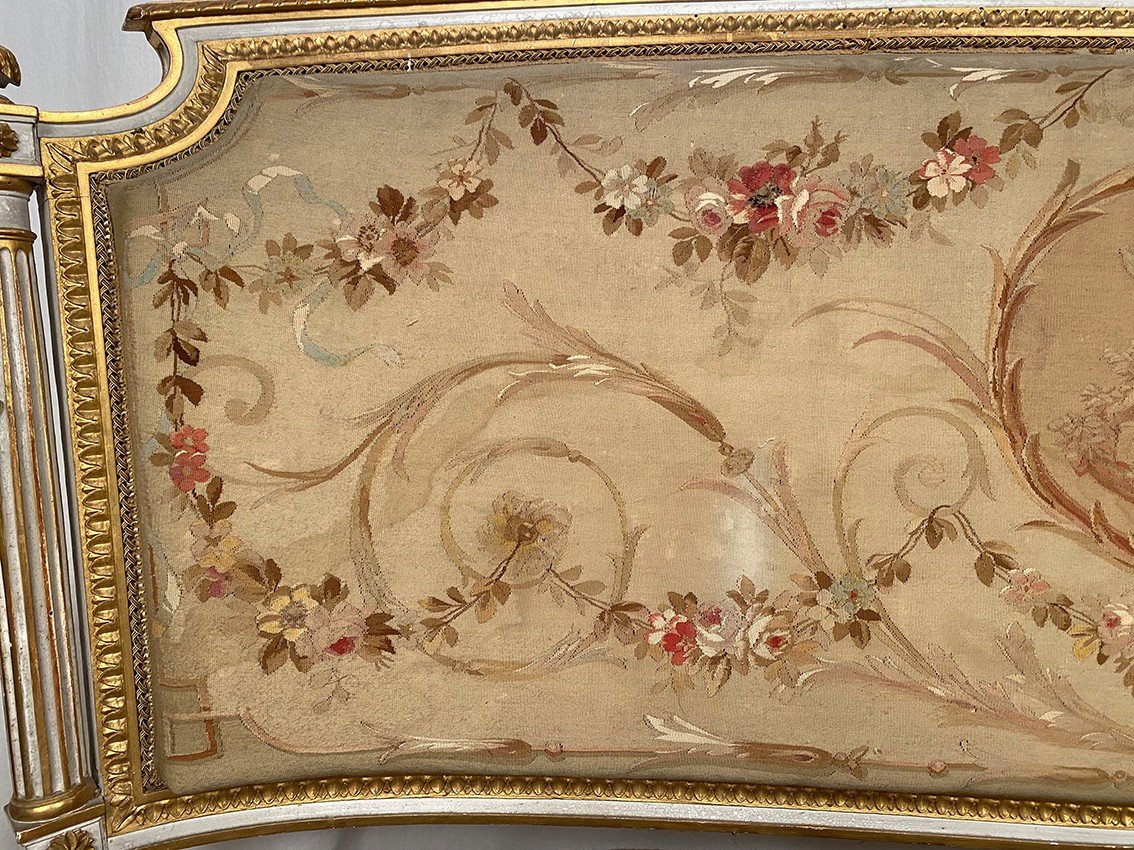 Banquette De Style Louis XVI, Bois Laqué Blanc Et Doré, Garnie De Tapisserie-photo-3