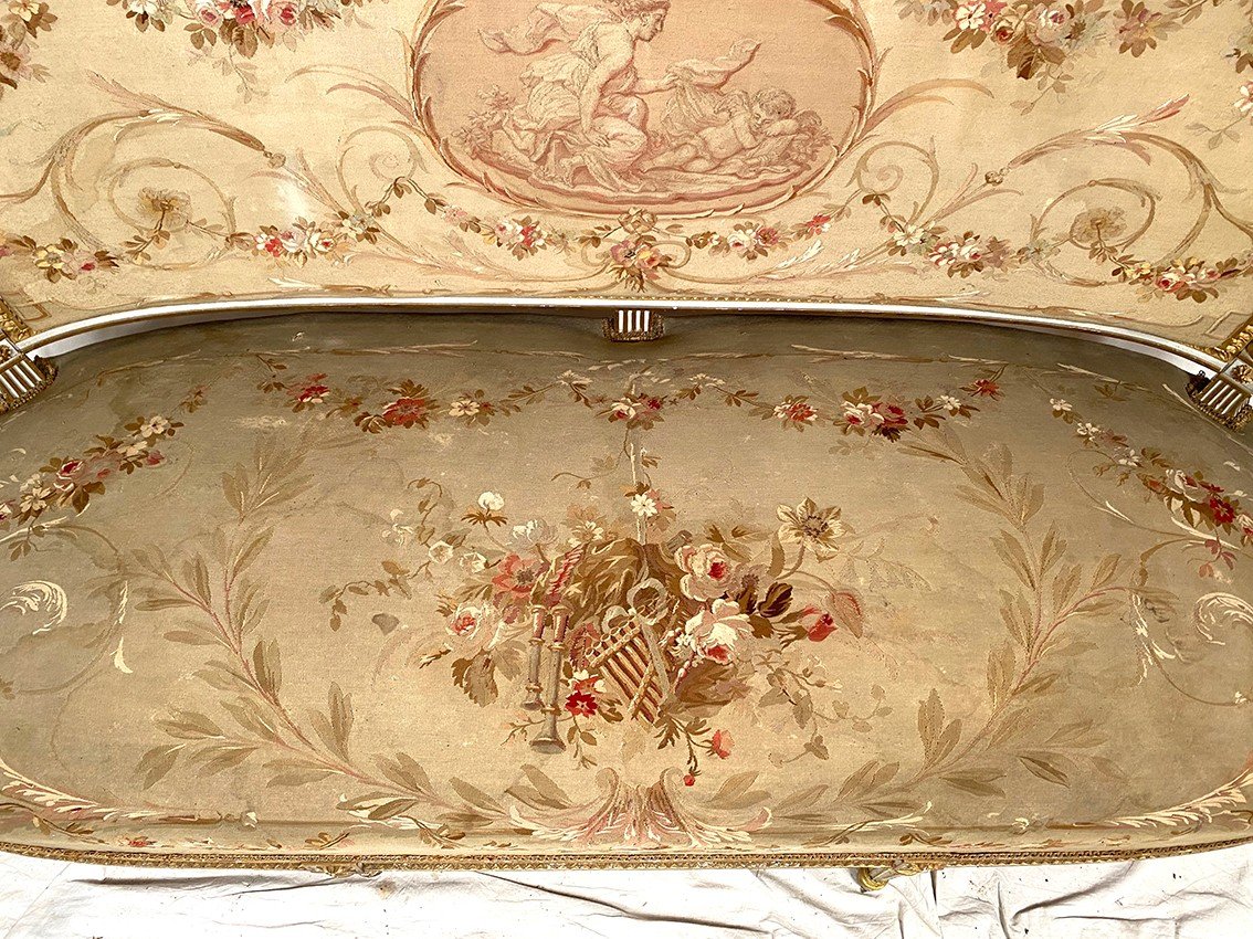 Banquette De Style Louis XVI, Bois Laqué Blanc Et Doré, Garnie De Tapisserie-photo-4