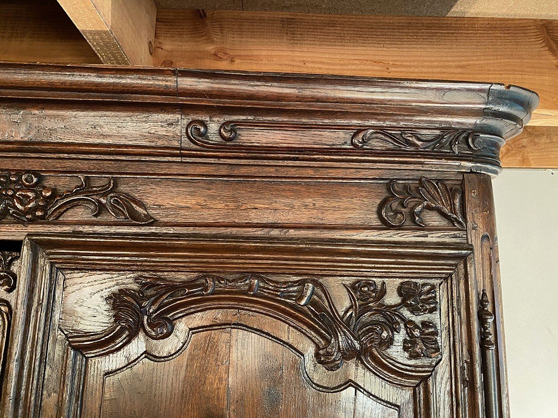 Armoire En Chêne Sculpté à Décor De Feuillages Et De Fleurs, Fin XVIIIe-photo-1