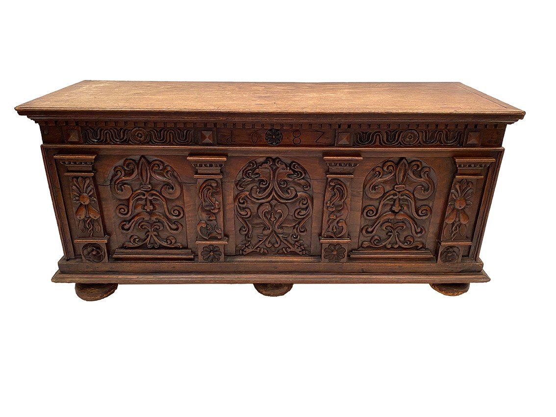 Wooden Chest With Richly Carved Front, Old Parts And Reassembly-photo-2