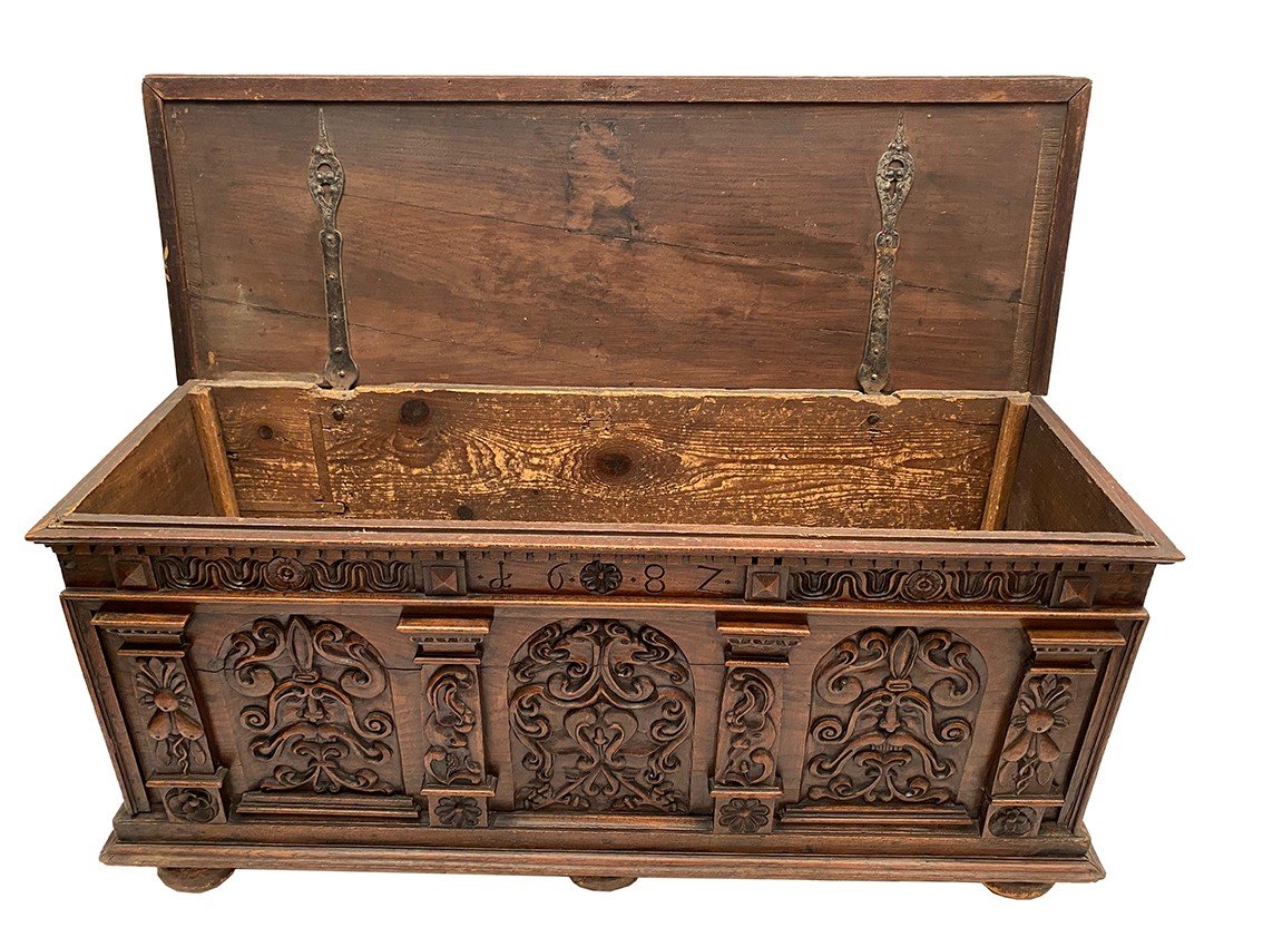 Wooden Chest With Richly Carved Front, Old Parts And Reassembly-photo-3