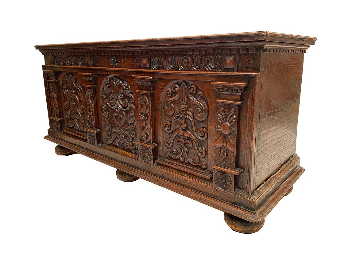 Wooden Chest With Richly Carved Front, Old Parts And Reassembly-photo-5