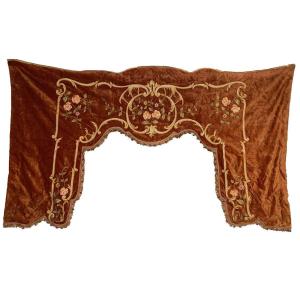 Pair Of Velvet Valances With Embroidered Decor, Late 19th Century