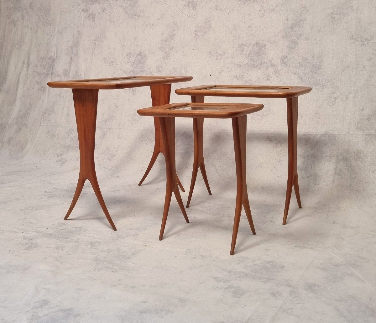 Suite De Tables Gigognes De Raphaël Raffel - Merisier - Ca 1955-photo-3