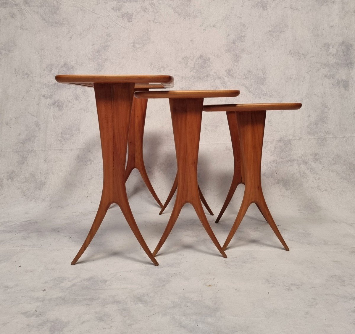 Suite De Tables Gigognes De Raphaël Raffel - Merisier - Ca 1955-photo-3