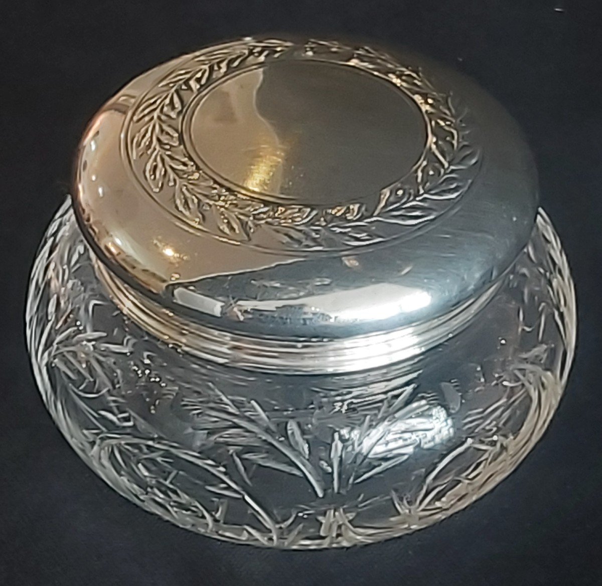 Small Cut Crystal Candy Box With Silver Lid -photo-2