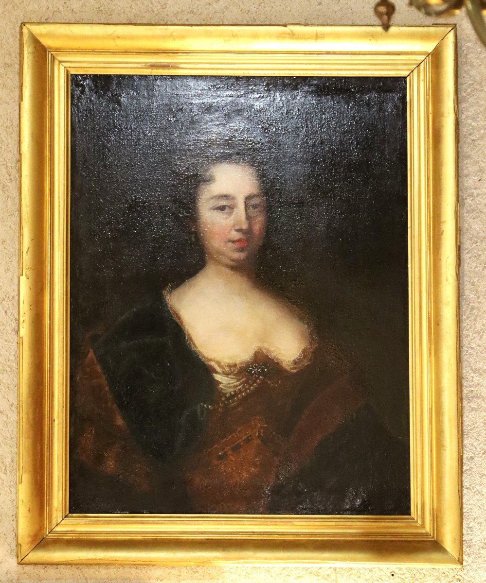 French School Early 18th Century, Hst Portrait "lady Of Quality".-photo-3