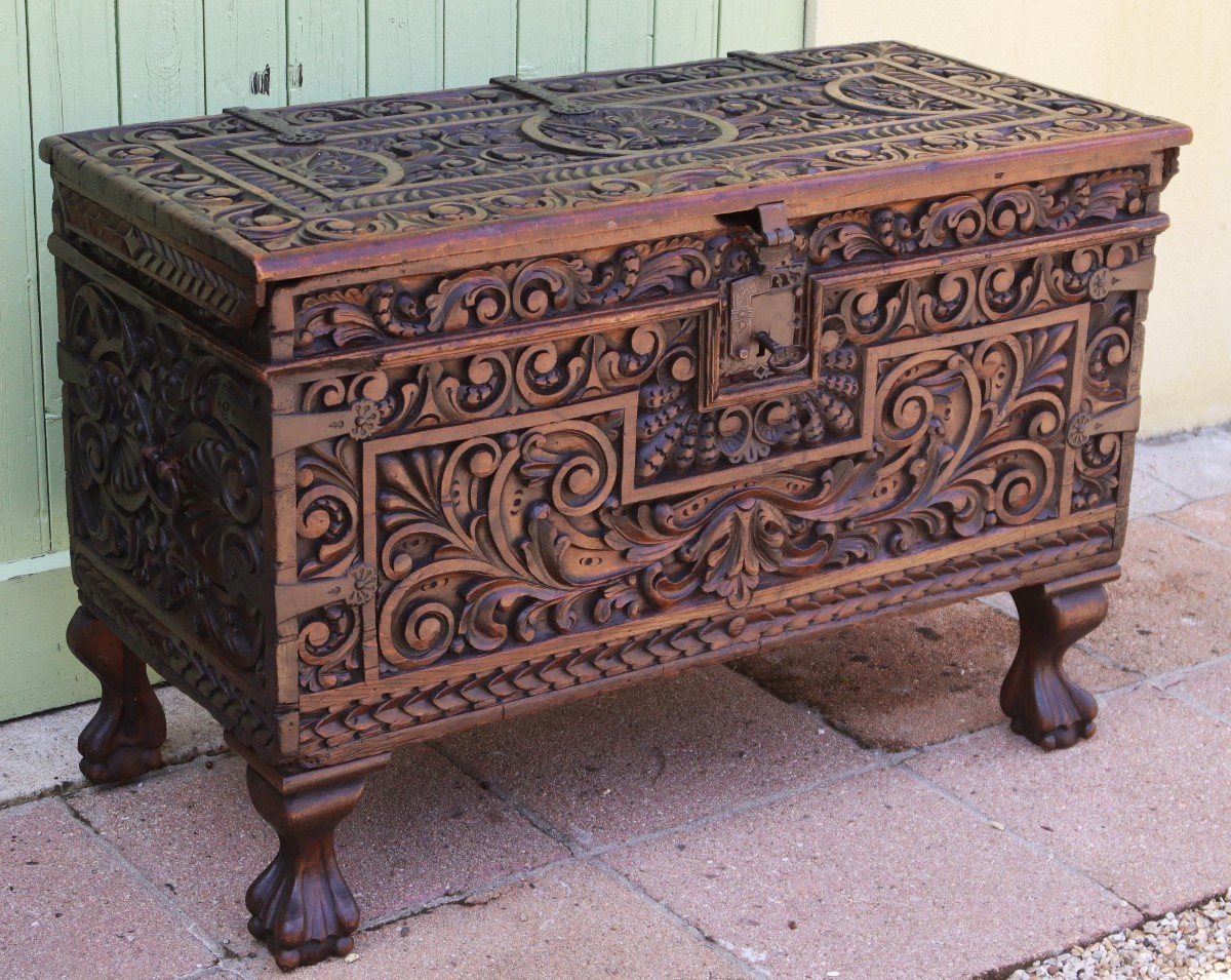 Spain 17th Century, Carved Wooden Chest.-photo-2