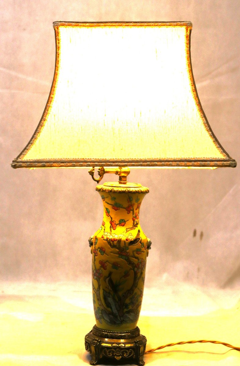 China 20th Century, Porcelain And Bronze Lamp.-photo-4