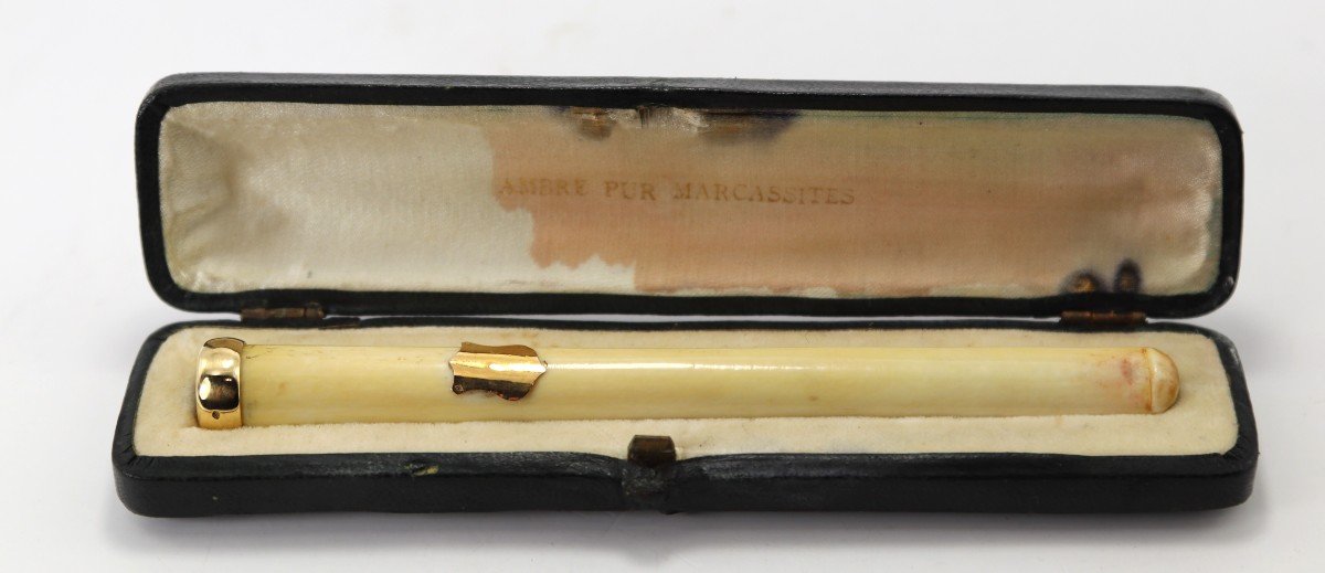 Yellow Gold And Ivory Cigarette Holder, Early 20th Century