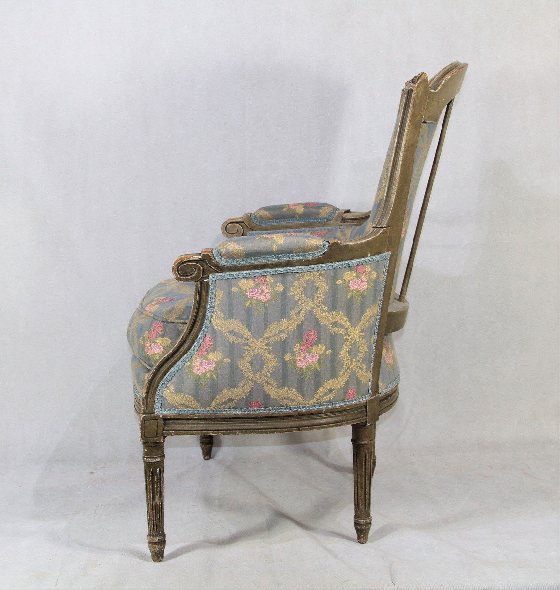 Un Fauteuil Louis XVI d'époque XVIIIe Et Une Bergère XIXe.-photo-4