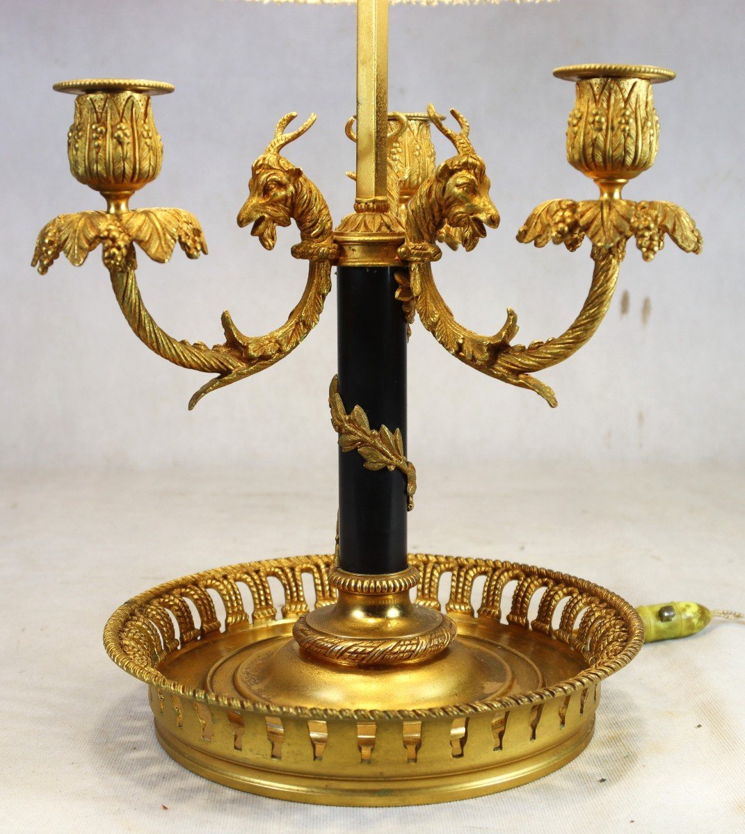 Bronze Bouillotte Lamp In The Style Of Pierre Gouthière, Early 20th Century-photo-2