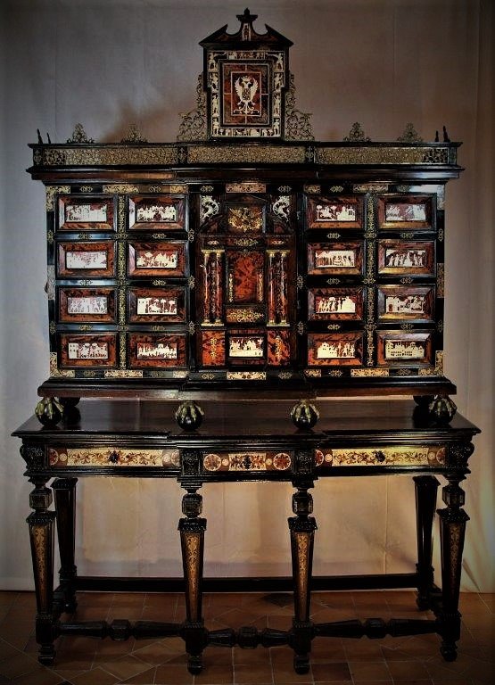 Rare et grand cabinet aux "armoiries de Charles Quint", Fin XVIe/début XVIIe