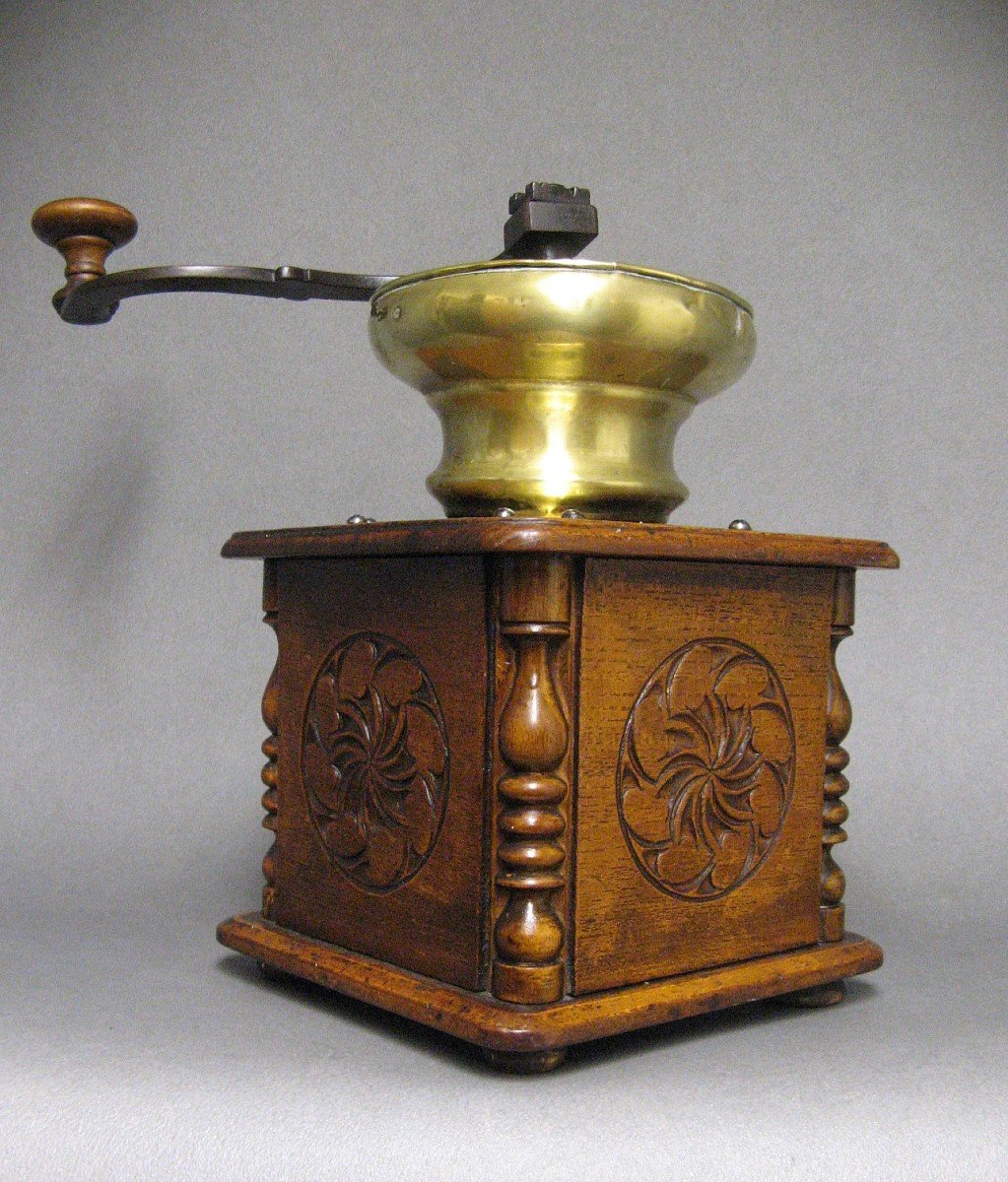 18th Century Flemish Coffee Mill.-photo-2