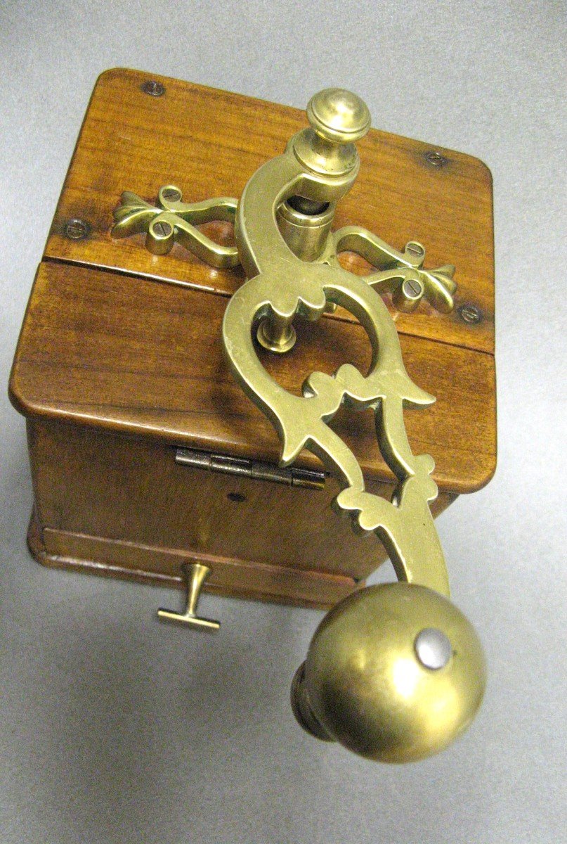 19th Century Coffee Grinder With Brass Handle.-photo-2