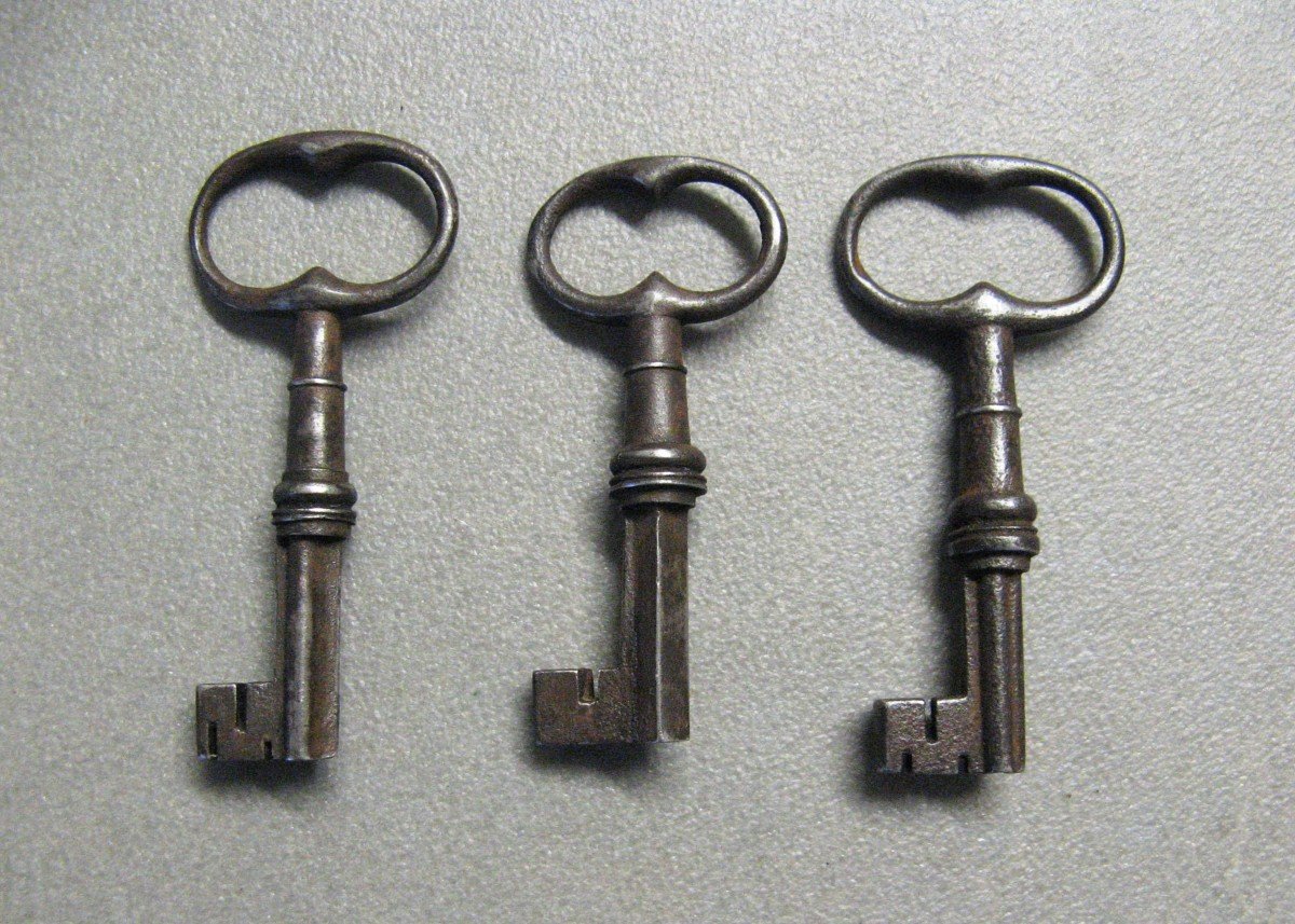 Lot Of Three Chest Keys Early 19th Century. Spades, Clubs, Diamonds.-photo-4