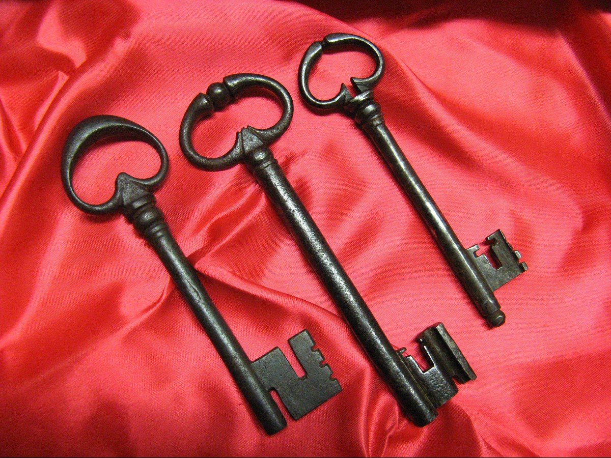 3 Wrought Iron Keys 17th/18th.