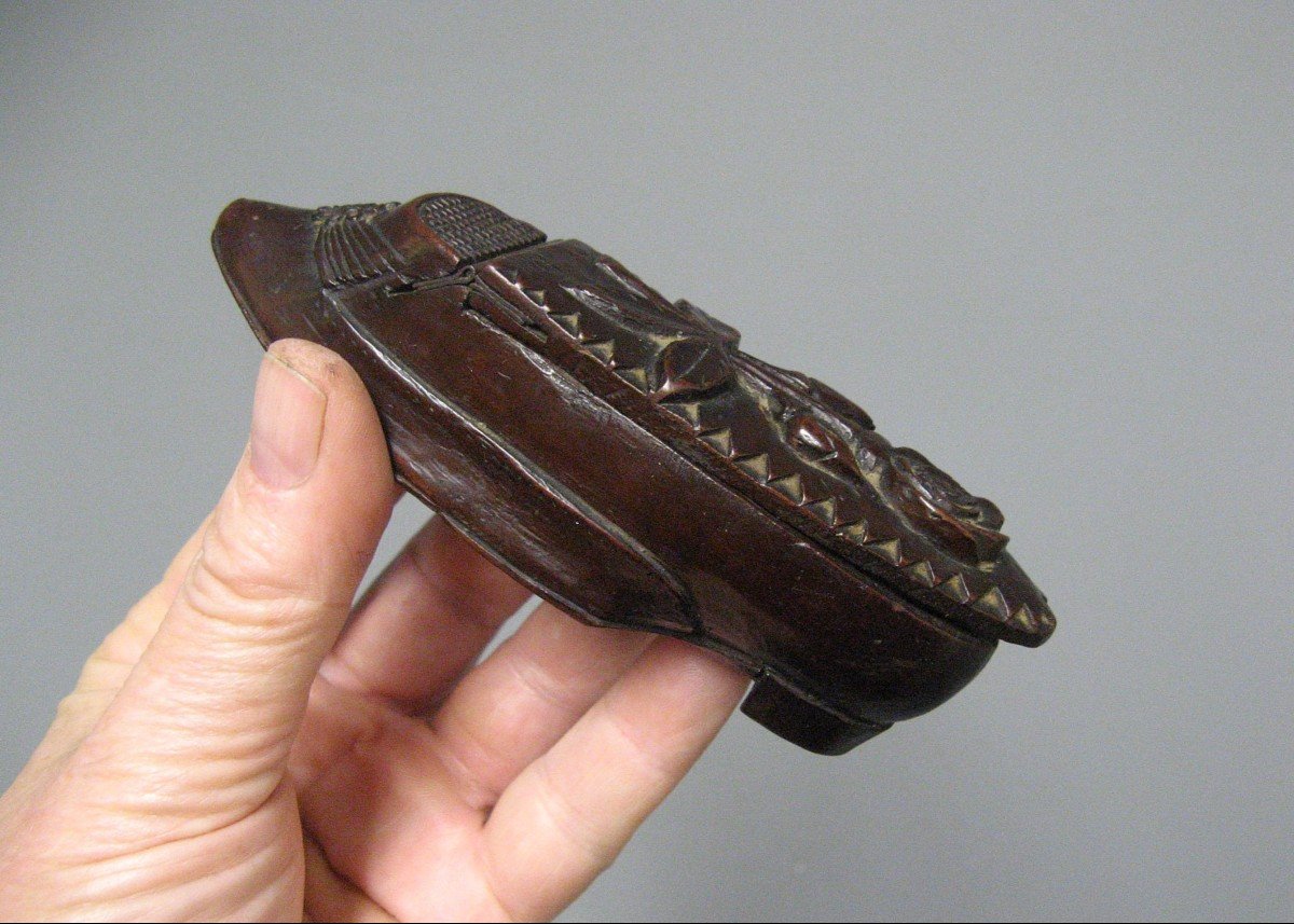Snuff Box In The Shape Of A Carved Wooden Shoe. 19th Century Popular Art.-photo-2