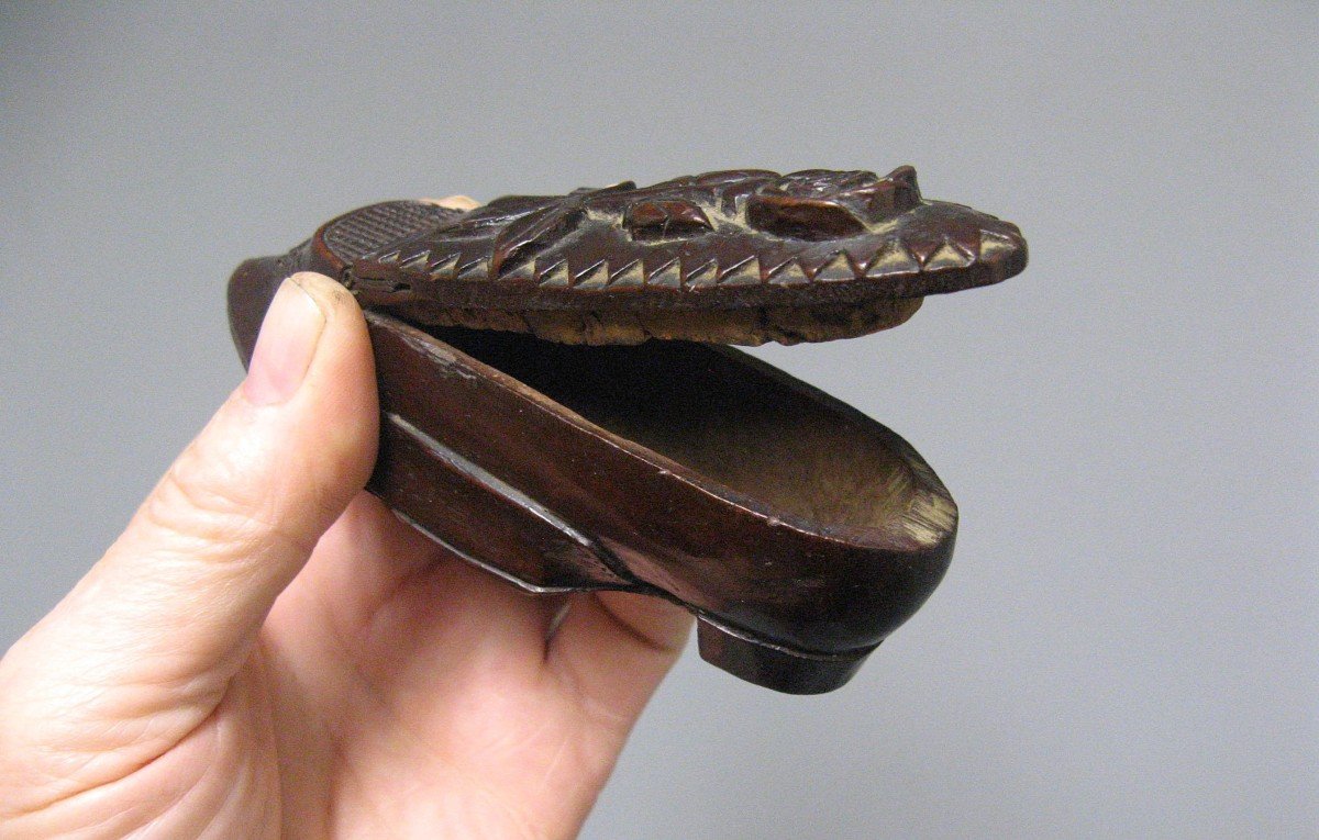 Snuff Box In The Shape Of A Carved Wooden Shoe. 19th Century Popular Art.-photo-4