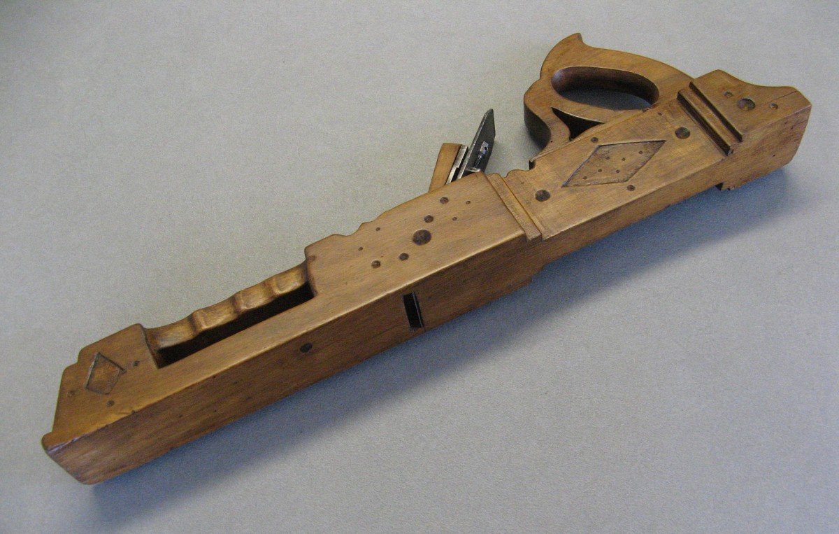 Carved Plane For Cabinetmaker.-photo-2